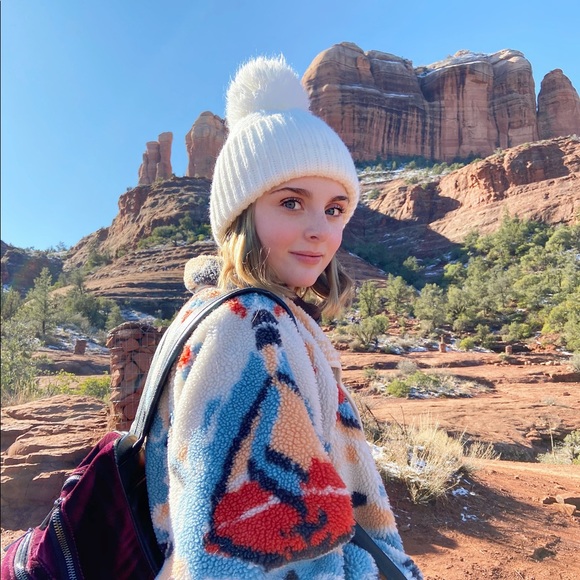 Meet your Posher, Amanda - Picture 4 of 7